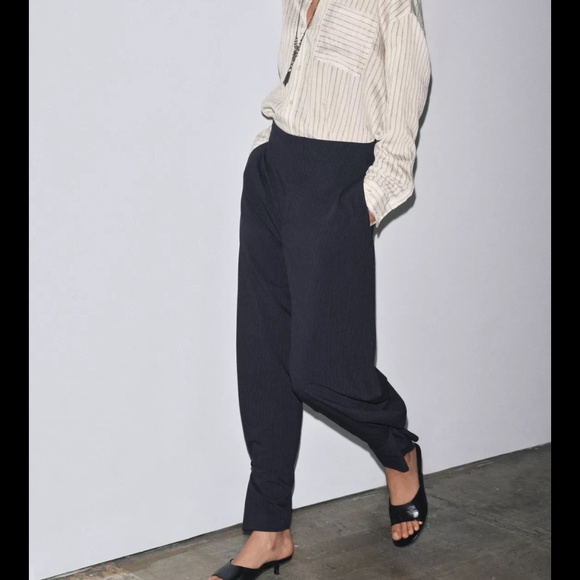 Pinstripe balloon pants - Picture 1 of 7